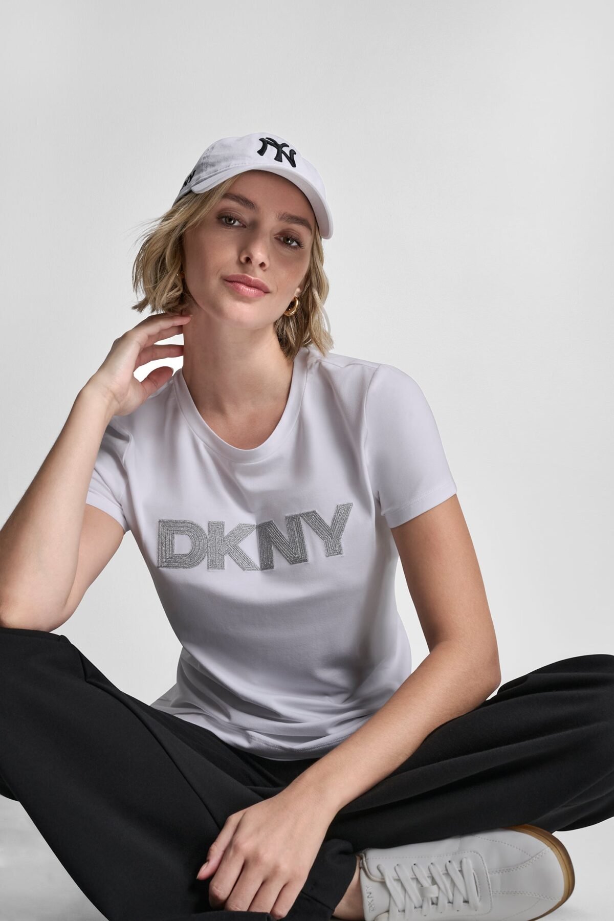 DKNY Γυναικείο T-Shirt Metallic Logo Embroidered Κοντομάνικο Crew Neck