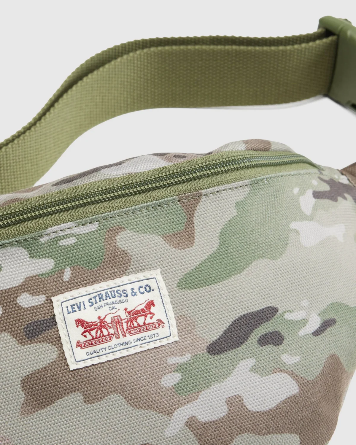 MA_004C8-0003_GLO_CL_D1 Levi’s Ανδρική Τσάντα Ώμου Duboce Sling Bag με Φερμουάρ