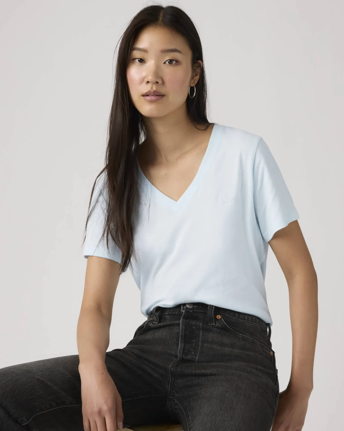 WT_005J6-0015_GLO_CM_DA Levi’s Γυναικείο T Shirt Favorite Cotton V Neck Standard Fit