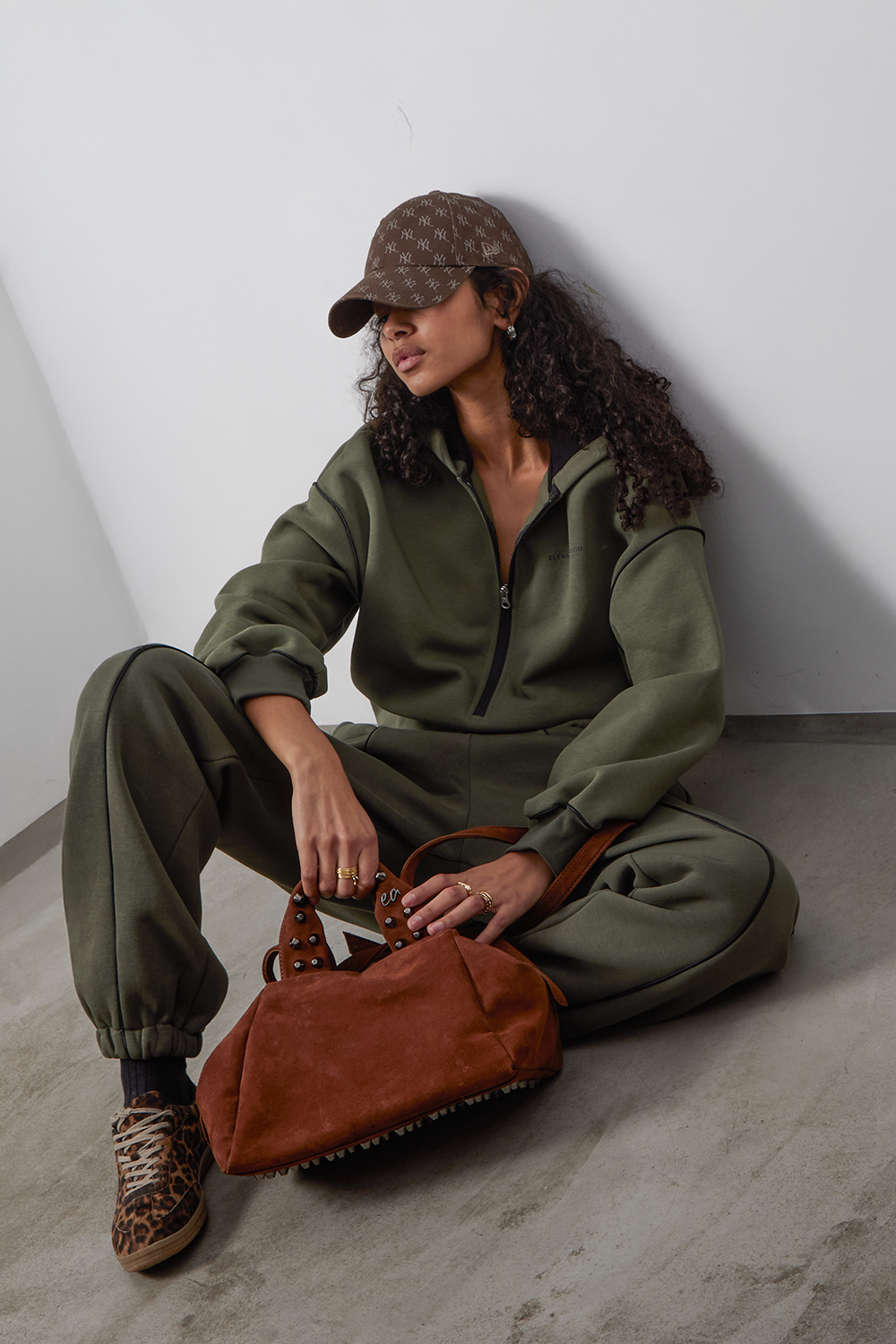 blwh-TOP-71.png Elena Athanasiou City Lady Essential Hoodie Γυναικείο Φούτερ Hoodie Regular Fit