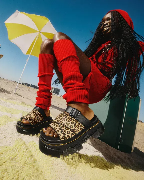 41110200 (7) Dr. Martens Γυναικεία Slides Mattison Leopard