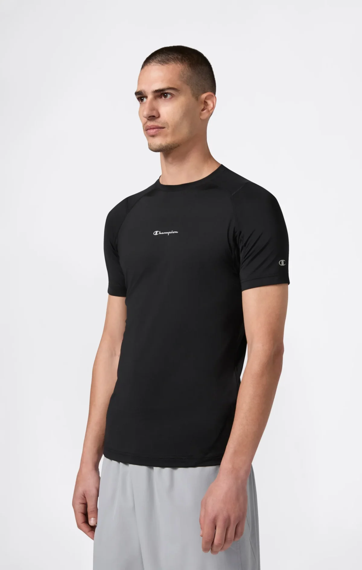 CHPEU_221381_KK001_Full_Crop_bd5ba0ef-fb0a-44e1-a192-d108ae31b5cf Champion Ανδρικό T-Shirt Κοντομάνικο Μαύρο