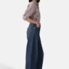 003V50001_0001_20NEW_20SHADES_3_2a5fb717-d7b6-4a73-ad1a-ac13a0e0f6a2 Levi's Γυναικείο Τζιν Παντελόνι CINCH BARREL DARK INDIGO
