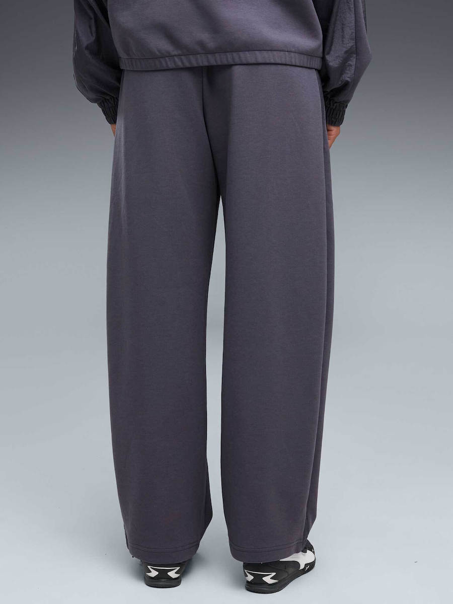 20260727161809_b4a590df PUMA Γυναικείο Παντελόνι Φόρμας HER Relaxed DK Barrel Leg Pants Σκούρο Μπλε