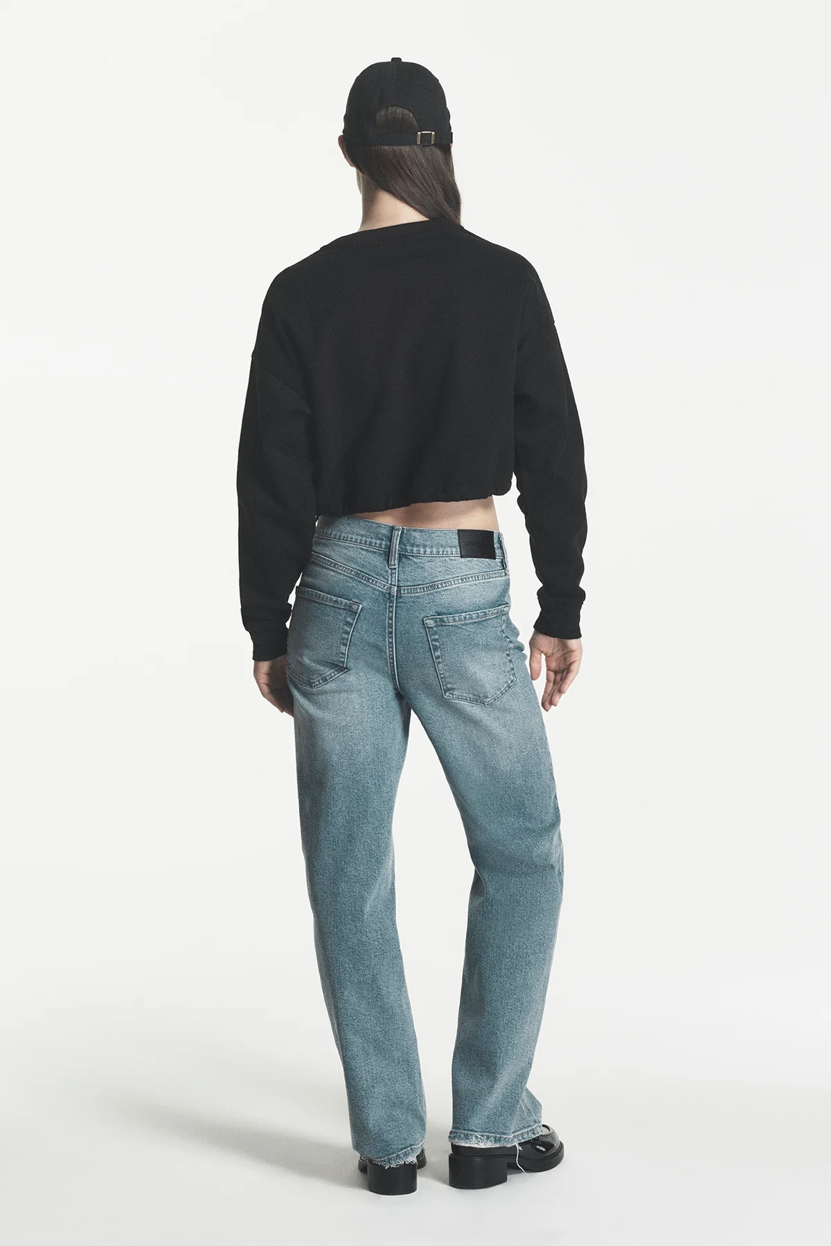 4_DP6T1869_BLK_B DKNY Γυναικείο Φούτερ Μαύρο