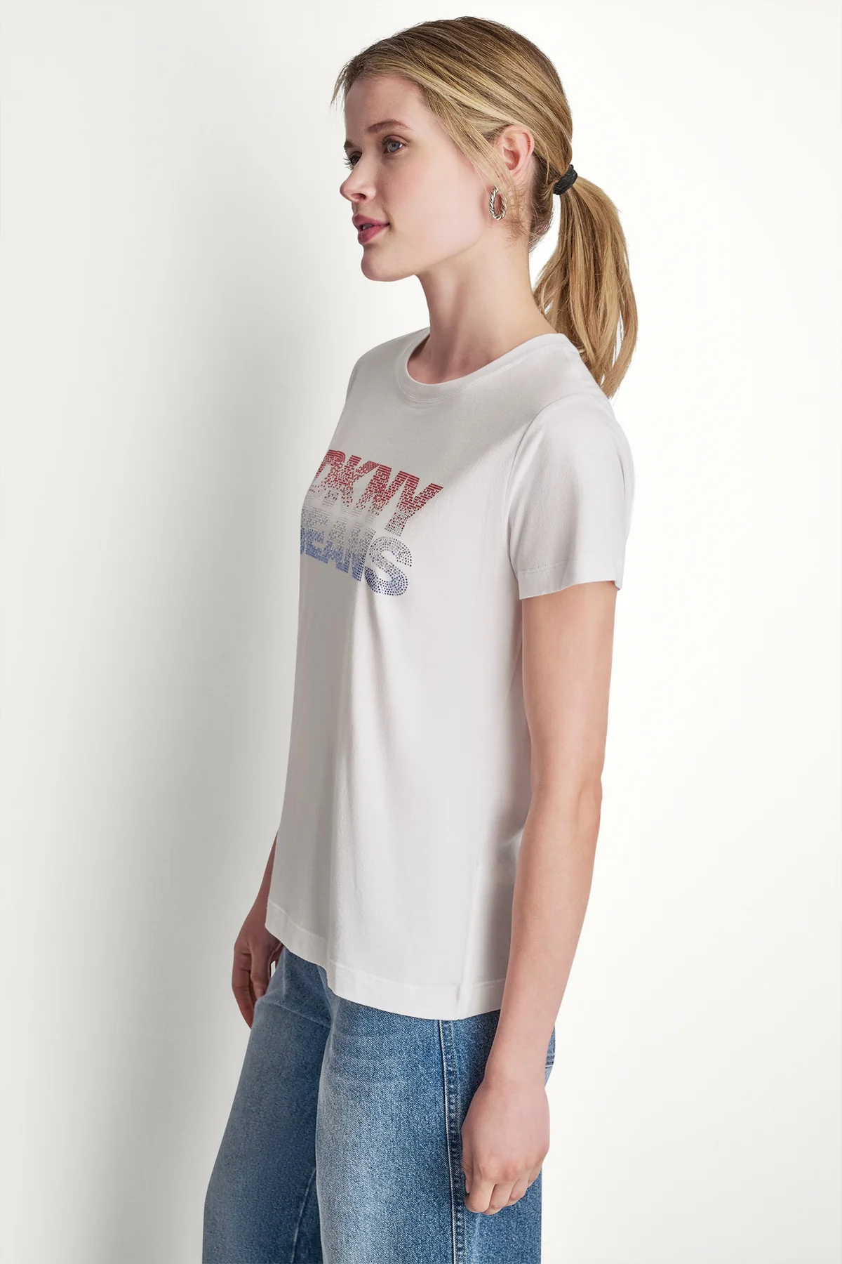 DKNYDJ06326_46_DJ6T1801_FQB_S_0e83d0f1-125a-42d5-a3e8-8fb1f823d695 DKNY Γυναικείο T-Shirt Κοντομάνικο Λευκό/Μπλε