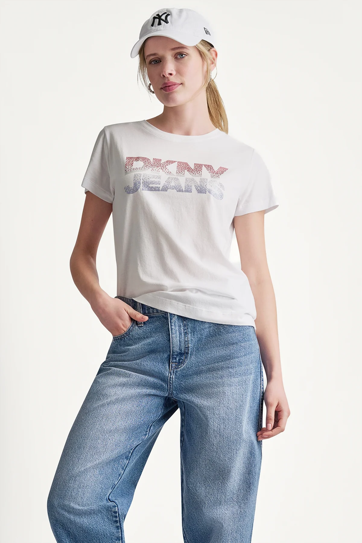 DKNYDJ06326_46a_DJ6T1801_FQB_RETAIL_b2e54893-6050-4b88-8681-6b50ece32fd6 DKNY Γυναικείο T-Shirt Κοντομάνικο Λευκό/Μπλε