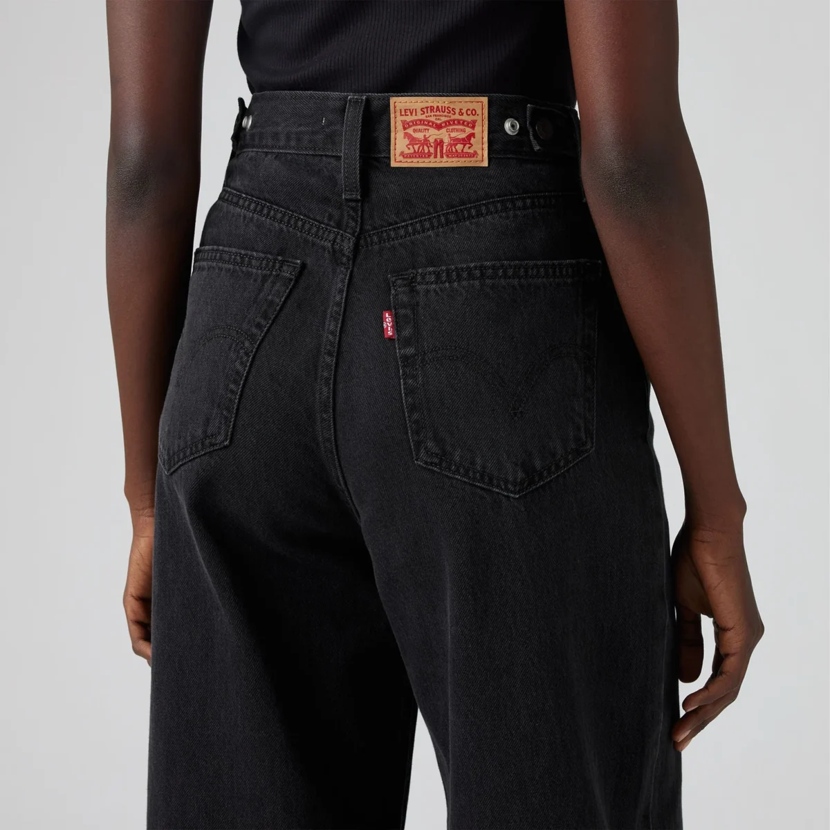 levis-womens-cinch-baggy-jeans_001UP0003_3_CM_D2_9ceff6e2-3551-4bd0-9d50-e254a5a437ae_1600x1600_crop_center.progressive Levi's Γυναικείο Τζιν Παντελόνι CINCH BAGGY BLACKS